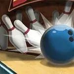 Bola de boliche azul derribando pinos en una pista