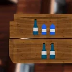Botellas azules en estantes de madera en un entorno borroso