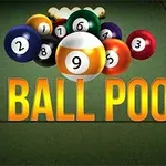 Bolas de billar numeradas sobre una mesa de billar con la inscripción 9 Ball Pool