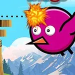 Un pájaro rojo golpea a un pájaro morado frente a un fondo de montañas y un tronco de árbol