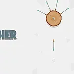 Fondo claro con una sección de tronco mostrando el número cuatro y unas flechas clavadas, acompañado de la palabra ARCHER en letras grandes