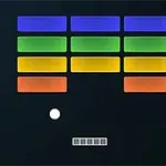 Bloques de colores en fila con una barra en la parte inferior y una pelota blanca, acompañado del logotipo rojo de Atari en la esquina