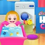 Niña sonriente en una bañera rosa rodeada de juguetes de baño con una lavadora al fondo