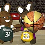 Dos conejos caricaturescos vestidos con camisetas de baloncesto, sosteniendo balones en una cancha