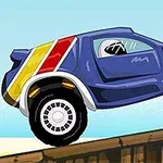 Carro azul con llantas grandes y franjas amarillas y rojas, sobre una plataforma de madera en movimiento