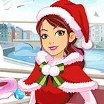 Mujer joven con sombrero de Santa y capa roja sonríe en un interior festivo con un muñeco de nieve y una ventana con paisaje nevado de fondo