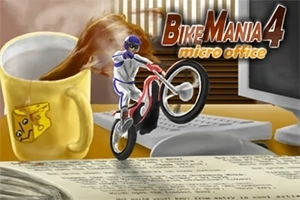 Motociclista realizando una acrobacia sobre una mesa de oficina, con una computadora y una taza de café derramada al fondo