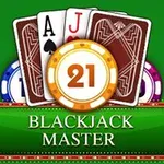 Cartas de póker sobre un fondo verde con un gran número 21 en el centro y fichas de casino detrás