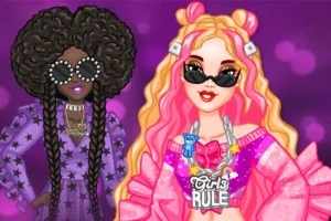 Dos personajes con cabello extravagante y ropa llamativa posan sobre un fondo púrpura, uno con gafas de sol circulares y el otro con gafas de sol oscuras y un collar que dice Girls Rule