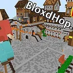 Personaje de estilo bloque caminando en un entorno de pueblo medieval con casas y estructuras construidas con ladrillos y madera
