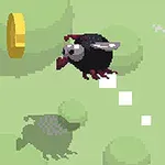 Un cuervo pixelado volando sobre un paisaje verde con una moneda dorada flotante