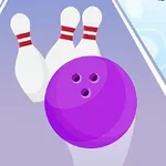 Bola de boliche morada rodando hacia tres pinos en una pista