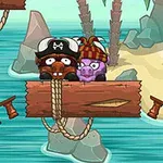 Dos personajes vestidos como piratas sobre una plataforma de madera en un paisaje de isla con agua y rocas al fondo