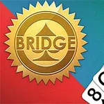 Insignia dorada con la palabra BRIDGE junto a una mano de cartas de póker sobre un fondo en tonos rojo y verde