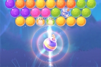En este fascinante juego de disparar burbujas, empareja 3 para explotar y