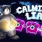 Un oso de peluche grande con guantes dorados junto a una niña y criaturas moradas con ojos grandes frente a un fondo oscuro