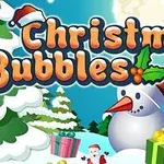 Un muñeco de nieve con sombrero navideño rodeado de regalos, nieve y árboles, bajo un cielo nocturno iluminado