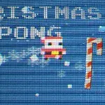 Texto retro que dice CHRISTMAS PONG con un fondo de nieve, una figura de Santa Claus pixelada y bastones de caramelo