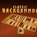 Tablero de backgammon clásico con fichas blancas y rojas, dados y un botón de play sobre una superficie de madera