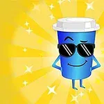 Vaso azul sonriente con gafas de sol y tapa blanca sobre fondo amarillo brillante con estrellas