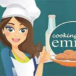 Mujer con gorro de chef sosteniendo un plato de croquetas delante de varios utensilios y ingredientes de cocina