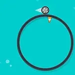Círculo negro sobre fondo azul con una pelota en la parte superior y triángulos pequeños alrededor
