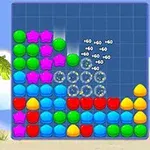 Bloques de colores brillantes, incluidos círculos y estrellas, se apilan en una cuadrícula sobre un fondo de playa con palmeras y tablas de surf
