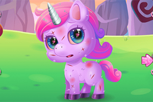 Unicornio rosa con heridas y un cuerno brillante en un paisaje colorido