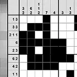 Tablero de rompecabezas lógico en blanco y negro con números en los bordes indicando las pistas para rellenar el patrón