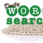 Montón de pequeños cubos con letras en el fondo, sobre el cual está el texto Daily Word Search con una lupa sobre la letra O