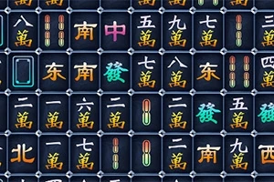 Fichas de juego con caracteres chinos y símbolos coloridos en un patrón organizado sobre un fondo oscuro