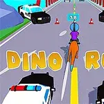 Una persona montando un dinosaurio en una carretera rodeado de coches de policía y conos de tráfico, con texto grande que dice DINO RUSH