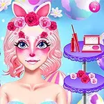 Persona con cabello rosa y diadema de orejas de conejo rodeada de cosméticos y accesorios florales en un fondo colorido