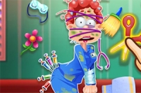 Juega como doctor y ayuda a personas desafortunadas en este divertido juego