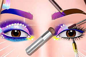Maquillaje artístico y colorido en los ojos de una persona con brochas y delineadores