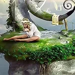 Persona sentada en una isla flotante cubierta de vegetación, con estructuras en espiral y un cielo nublado de fondo