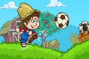 Niño con sombrero de paja pateando un balón de fútbol en un entorno rural con un granero, un árbol frutal y una oveja al fondo