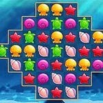 Patrón de formas marinas coloridas como tortugas, estrellas de mar, caracoles y medusas en un diseño de rompecabezas bajo el agua