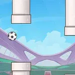 Balón de fútbol navegando entre tubos blancos en un estadio con cielo azul y arquitectura moderna