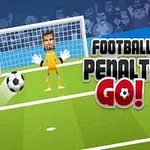 Jugador de fútbol de espaldas preparándose para lanzar un penalti hacia un portero en un campo de fútbol con el público al fondo