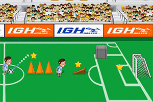 Un campo de fútbol con personajes animados, obstáculos, estrellas y una portería, observados por espectadores en las gradas