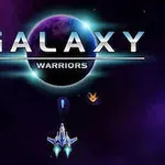 Nave espacial volando en el espacio con un planeta y el texto Galaxy Warriors en el fondo