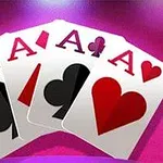 Cuatro ases de cartas con los símbolos de picas, tréboles, diamantes y corazones sobre un fondo rosa