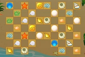 Tablero de juego con casillas que contienen conchas, estrellas de mar y elementos acuáticos sobre un fondo de playa