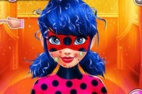 Ayuda a LadyBug a enamorarse en su famosa fiesta de Halloween