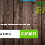 Interfaz de juego sobre fondo de madera con espacios vacíos, campo para ingresar una letra y botón verde de Submit