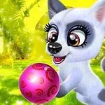 Perro caricaturesco con ojos grandes sosteniendo una pelota rosada en un entorno de jardín iluminado