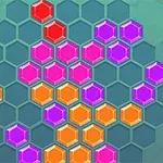 Panel de hexágonos de colores púrpura, naranja y rojo acomodados en un tablero hexagonal de fondo azul