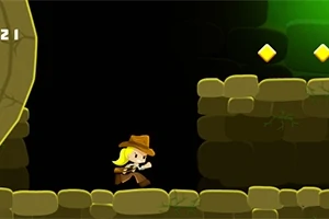 Personaje con sombrero corre en una cueva, mientras una roca gigante lo persigue