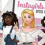 Tres chicas con diferentes estilos de ropa y peinados posan frente a un letrero que dice Instagirls Dress Up en una habitación decorada